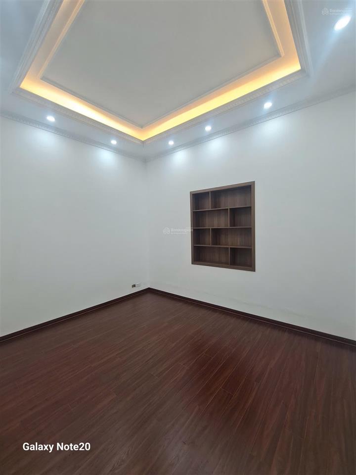 Bán nhà phân lô đẹp thịnh liệt hoàng mai ô tô vào nhà diện tích 43m kết cấu 4,5