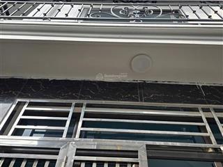 Bán nhà trung tâm ngọc hồi diện tích 40m nhà 5 tầng mới, có thang máy xịn