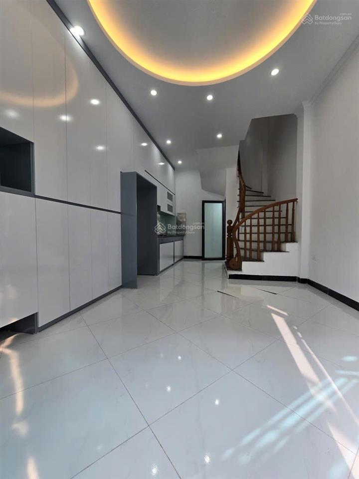 Bán nhà cương ngô tứ hiệp thanh trì. diện tích 31m2. nhà 5 tầng mới đường trước nhà 3m