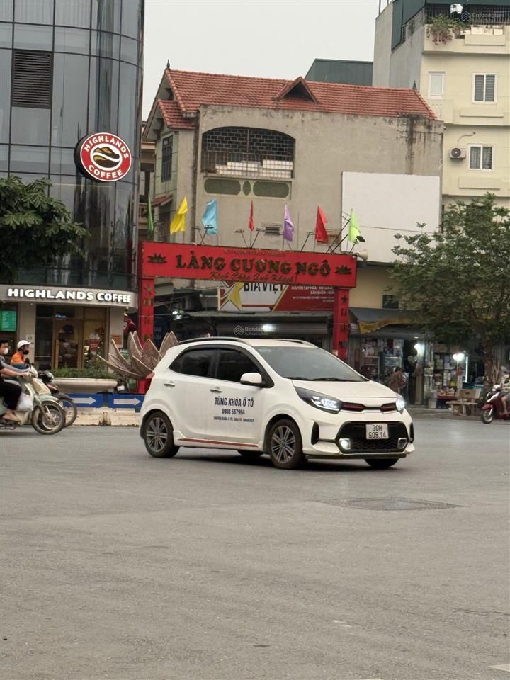 Bán nhà cương ngô tứ hiệp thanh trì. diện tích 31m2. nhà 5 tầng mới đường trước nhà 3m