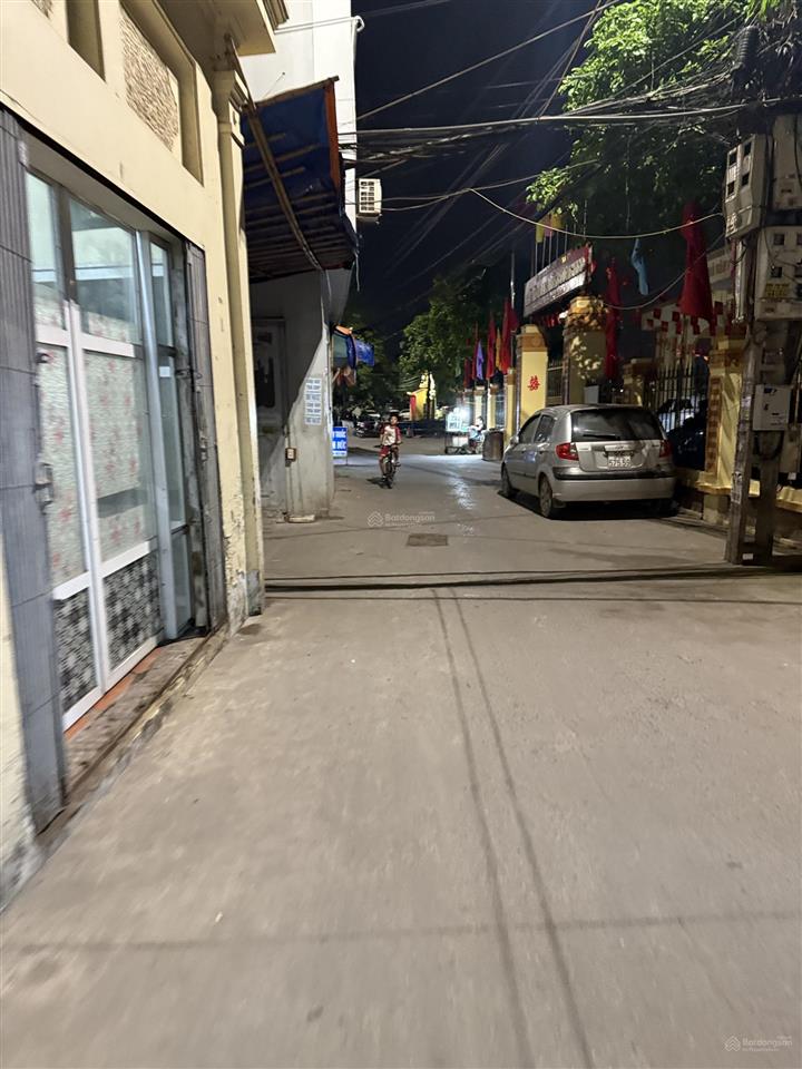 Bán nhà cương ngô tứ hiệp thanh trì. diện tích 31m2. nhà 5 tầng mới đường trước nhà 3m