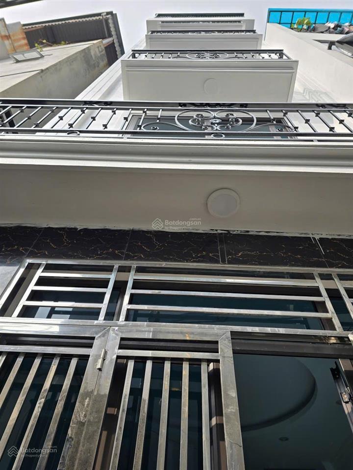 Bán nhà cương ngô tứ hiệp thanh trì. diện tích 31m2. nhà 5 tầng mới đường trước nhà 3m