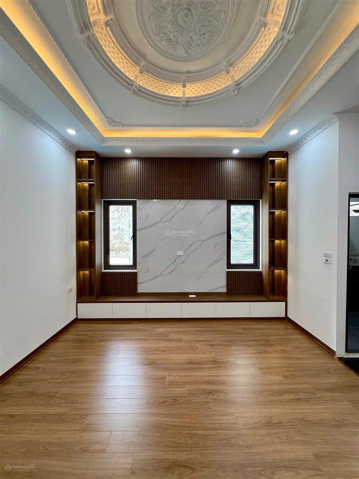 Nhà đẹp cương ngô tứ hiệp thanh trì diện tích 40m nhà 5 tầng lô góc cực thoáng
