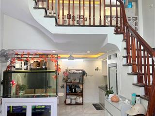 Nhà đẹp cương ngô tứ hiệp thanh trì diện tích 40m nhà 5 tầng lô góc cực thoáng