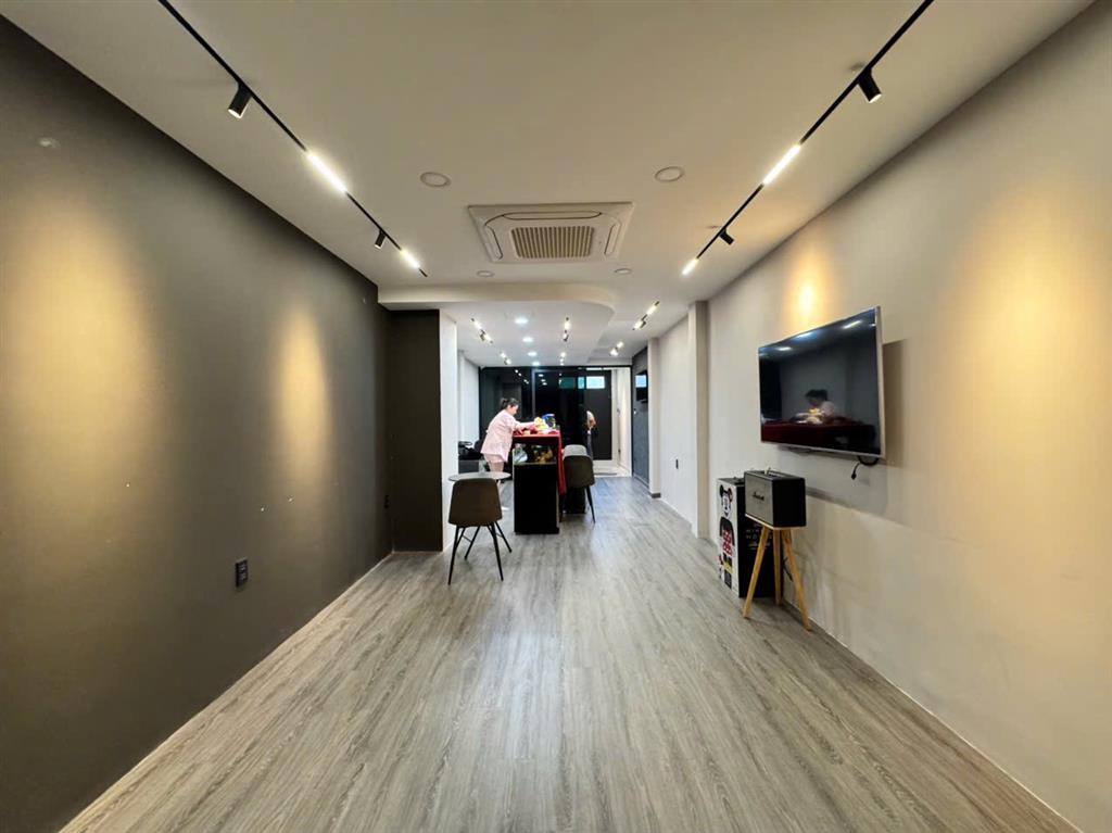 Huỳnh văn bánh 48.6m2  5 tầng  hẻm xe hơi 5m  11,9 tỷ  190m2 sàn  xe hơi thông, ngủ nhà