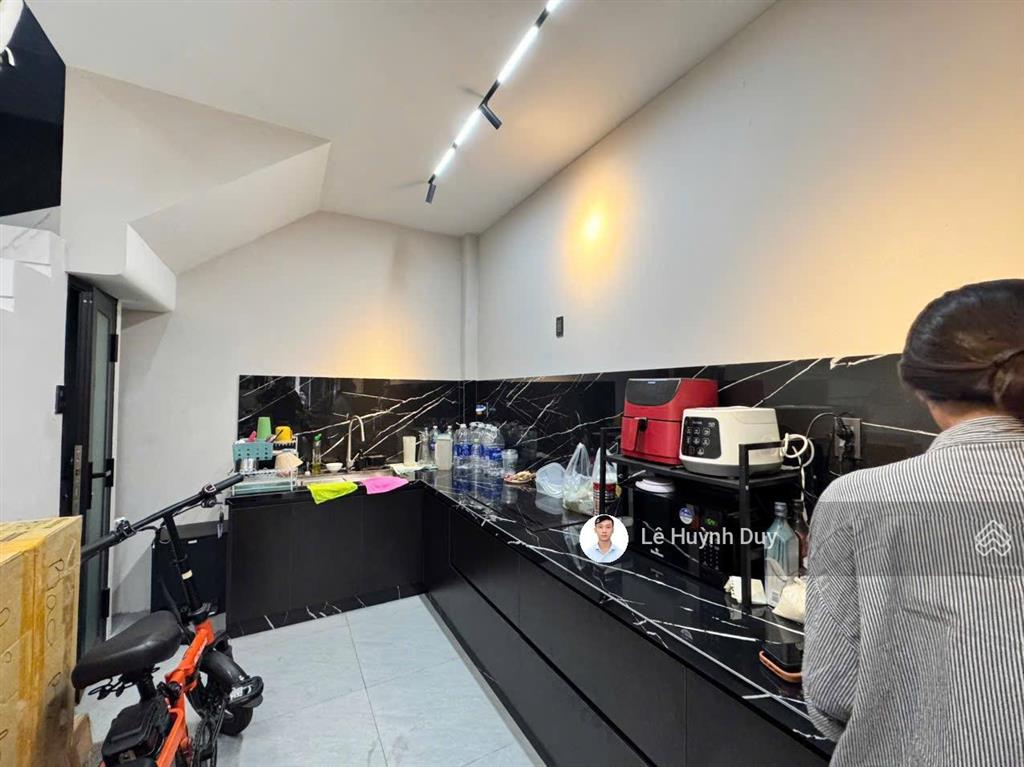 Huỳnh văn bánh 48.6m2  5 tầng  hẻm xe hơi 5m  11,9 tỷ  190m2 sàn  xe hơi thông, ngủ nhà