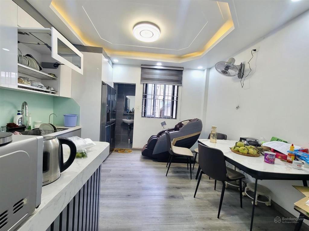 Phạm văn đồng, bình thạnh  xe hơi ngủ nhà  47m2  (4x11.5) 5 tầng hiện đại  hẻm nhựa 6m  9 tỉ