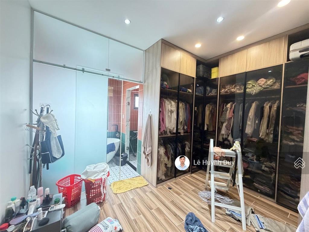 Toà văn phòng cần bán  13,8 tỷ  xe hơi đậu đỗ ngày đêm