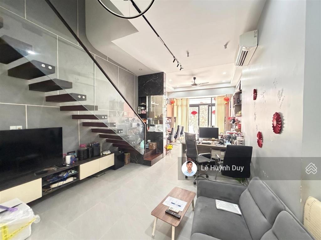 Toà văn phòng cần bán  13,8 tỷ  xe hơi đậu đỗ ngày đêm