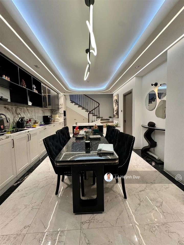Mặt tiền 6,2m  phú nhuận  sát nguyễn văn trỗi  biệt thự siêu đẹp  21,9 tỷ