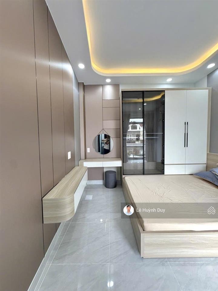 Sân bay tân sơn nhất  6x7  4 tầng  hẻm xe hơi 5m rộng rãi  ngay phạm văn đồng  42m2  7,4 tỷ