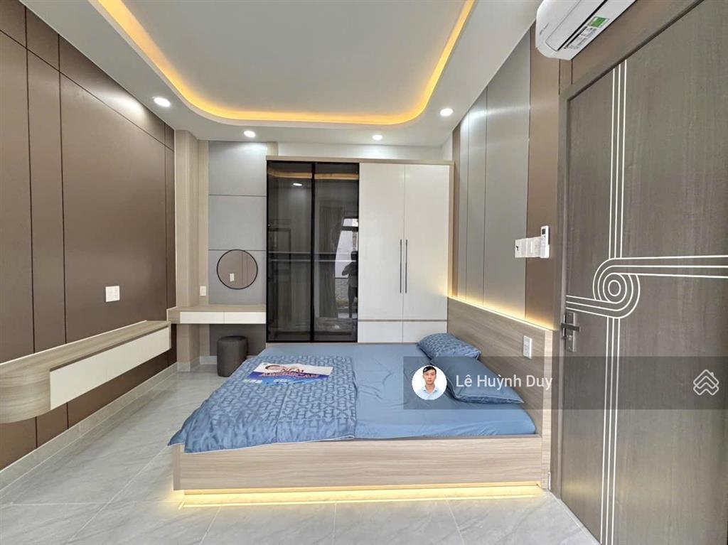 Sân bay tân sơn nhất  6x7  4 tầng  hẻm xe hơi 5m rộng rãi  ngay phạm văn đồng  42m2  7,4 tỷ