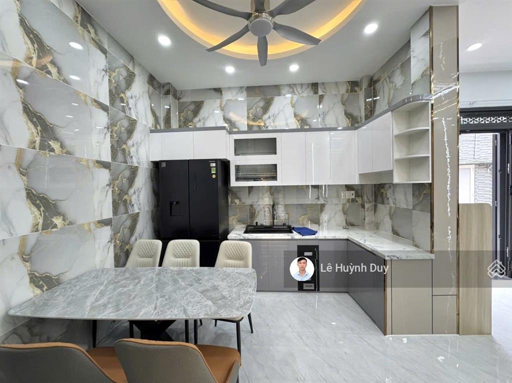 Sân bay tân sơn nhất  6x7  4 tầng  hẻm xe hơi 5m rộng rãi  ngay phạm văn đồng  42m2  7,4 tỷ