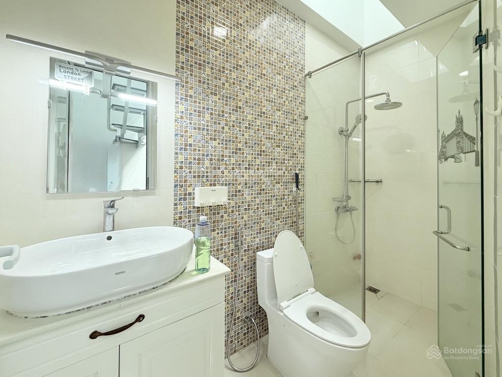 Bình thạnh  hẻm rộng, thông ngô đức kế  4 tầng mới  mua ở ngay  55m2  7,99 tỷ