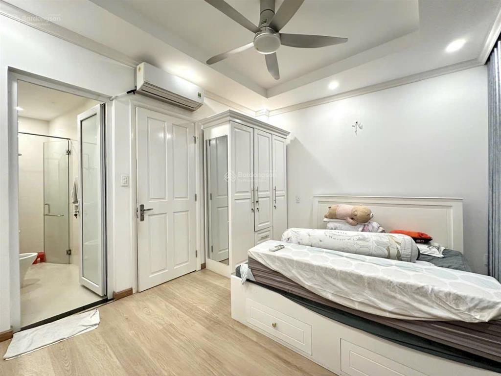 Bình thạnh  hẻm rộng, thông ngô đức kế  4 tầng mới  mua ở ngay  55m2  7,99 tỷ