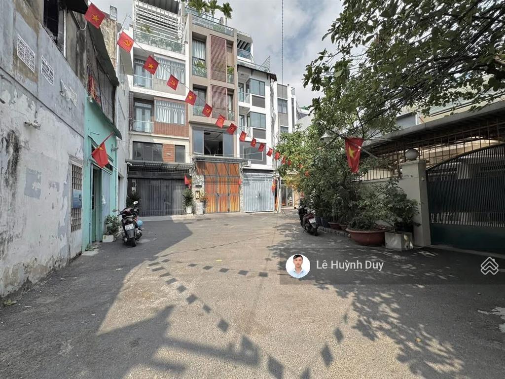 Ngang 5m x 10,5m  sổ vuông  hồ biểu chánh  hẻm xe hơi  4 tầng  11,7 tỷ