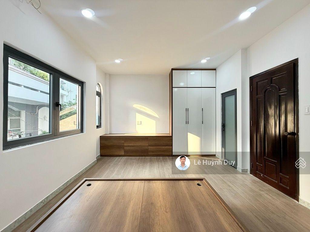 Ngang 5m x 10,5m  sổ vuông  hồ biểu chánh  hẻm xe hơi  4 tầng  11,7 tỷ