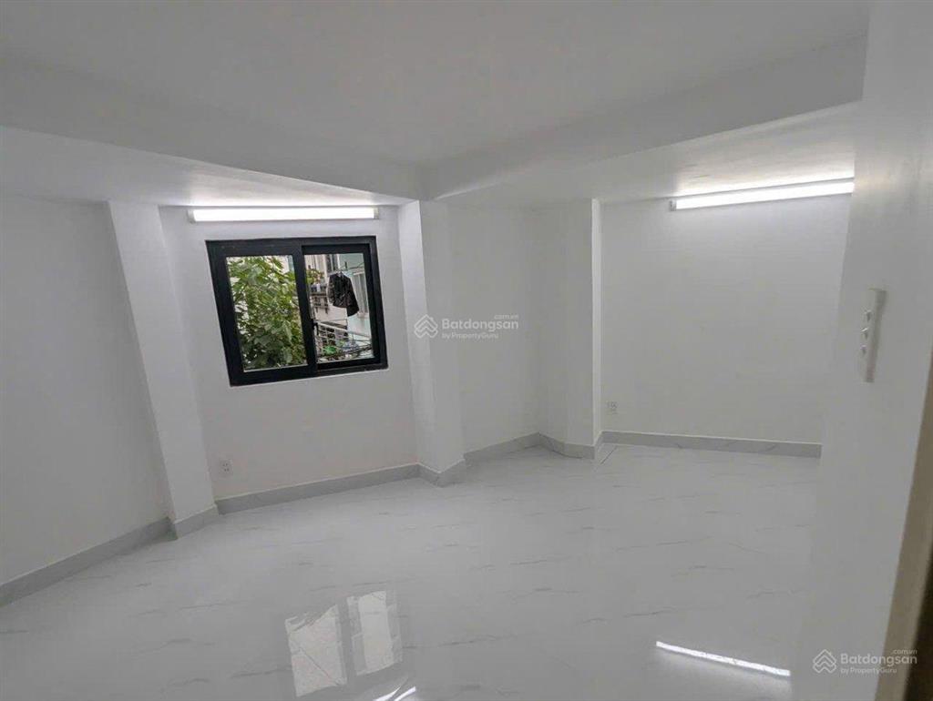 Hàng độc ngang đẹp mà nở hậu gấp đôi! ngay khu sang nguyễn văn trỗi pn nhà 5t full nội thất 8,2t