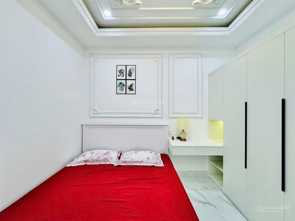 Nhà ngang mà rộng thì sang! ngay khu vip nguyễn đình chính (4x10) cn40m² full nội thất, chỉ 6.95t