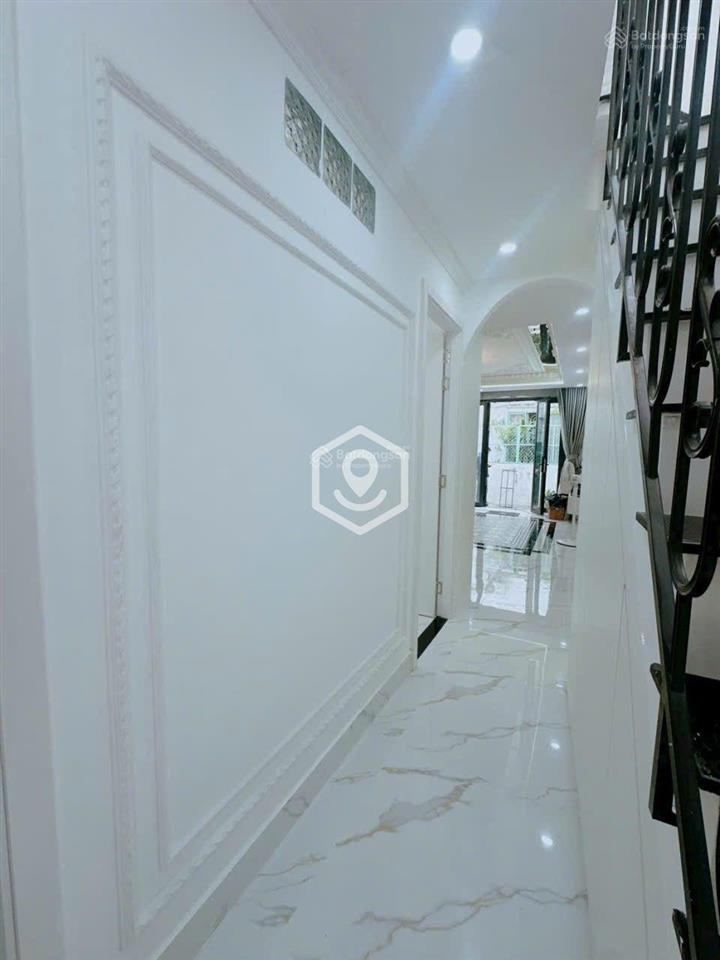 Hạ chào! nhà ngang mà rộng thì sang! khu vip nguyễn đình chính (4x10) cn 40m2 full nội thất 6,9 tỷ