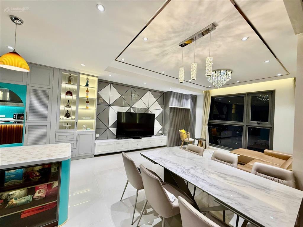 Chính chủ cần bán căn hộ oriental, q. tân phú, 106m2, 3pn, 5 tỷ, nh cho vay 70%,  0901 716 ***