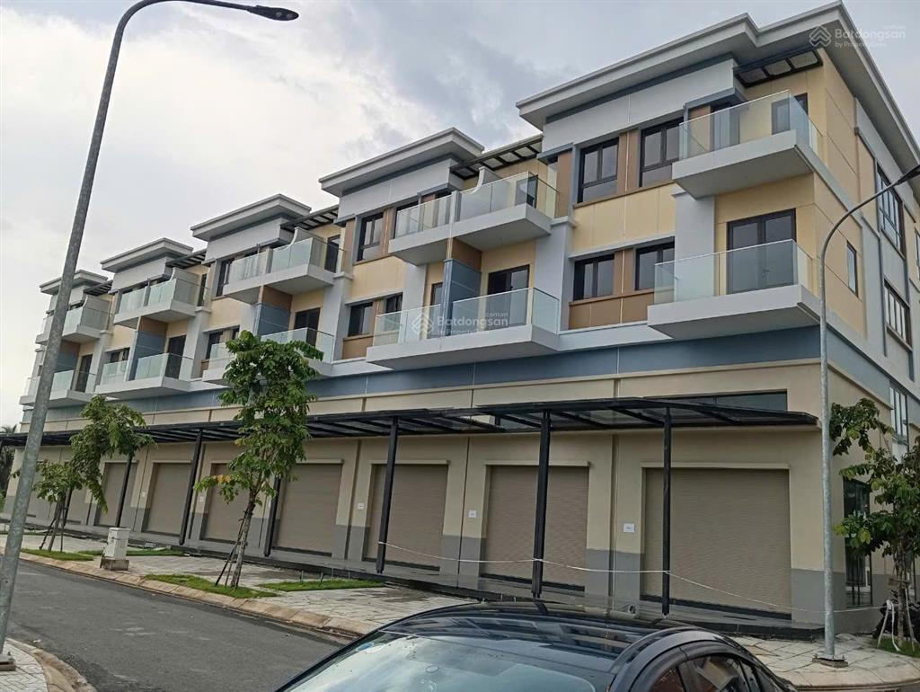 Bán căn gốc ir9  18 giá 3.3 tỷ dự án iris residence cần giuộc long an,  xem nhà thực tế
