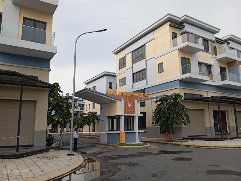 Bán căn gốc ir9  18 giá 3.3 tỷ dự án iris residence cần giuộc long an,  xem nhà thực tế