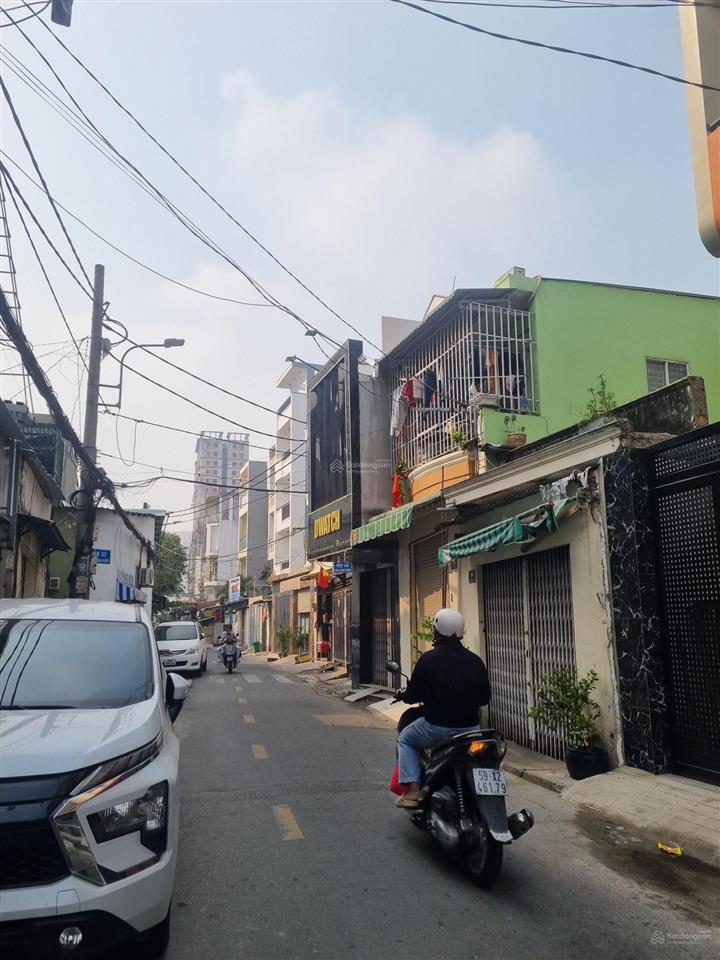 Nhà bán đ. đoàn hồng phước  1 sẹc  50 m2  chỉ 4, x tỷ. gần đầm sen, quận 11