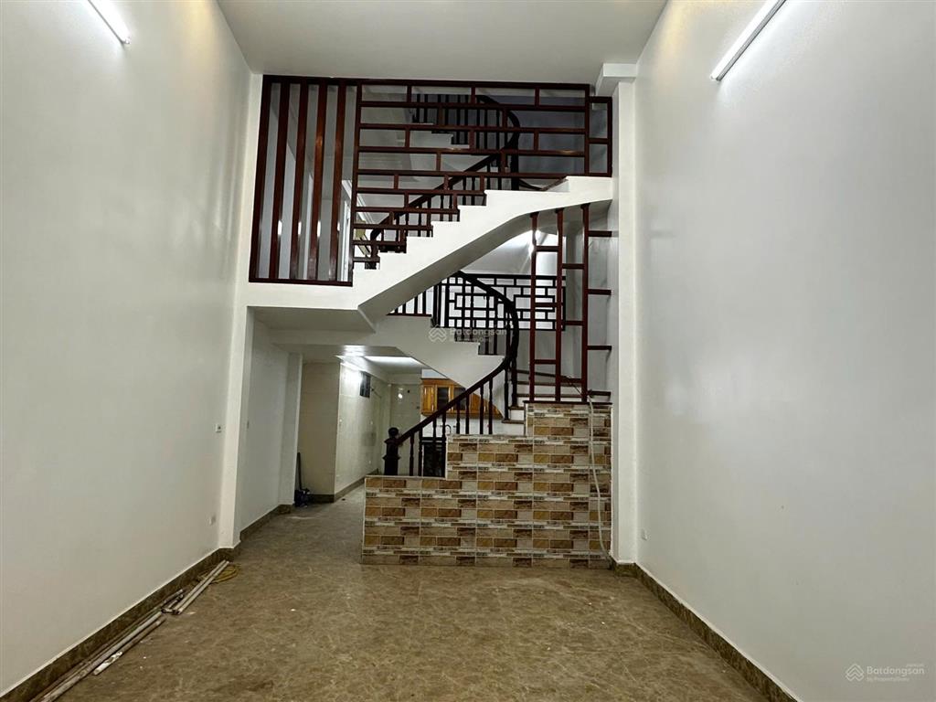 Chính chủ gửi cho thuê nhà riêng tại nhà số 1, ngõ 63, đường phú đô, một bước ra phố, nhà cực đẹp
