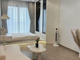 Chính chủ gửi cho thuê căn studio greenbay vào ở ngay tầng cao giá chỉ 8 triệu / tháng