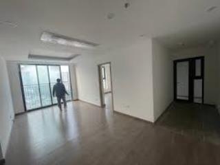 Hiện tại em đang có căn 70m2 thiết kế 2pn  2vs, ký trực tiếp với cđt. a/c quan tâm ib ạ