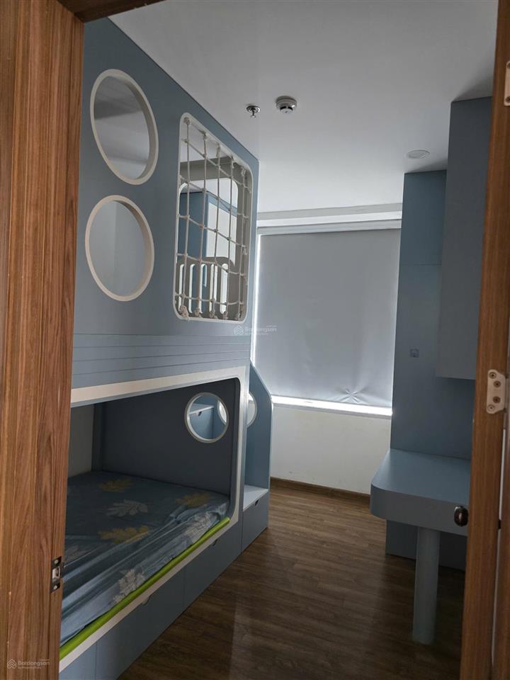 Chính chủ bán căn hộ 81m² thiết kế 3pn2vs, căn thương mại, đã có sổ, căn góc, full nội thất.
