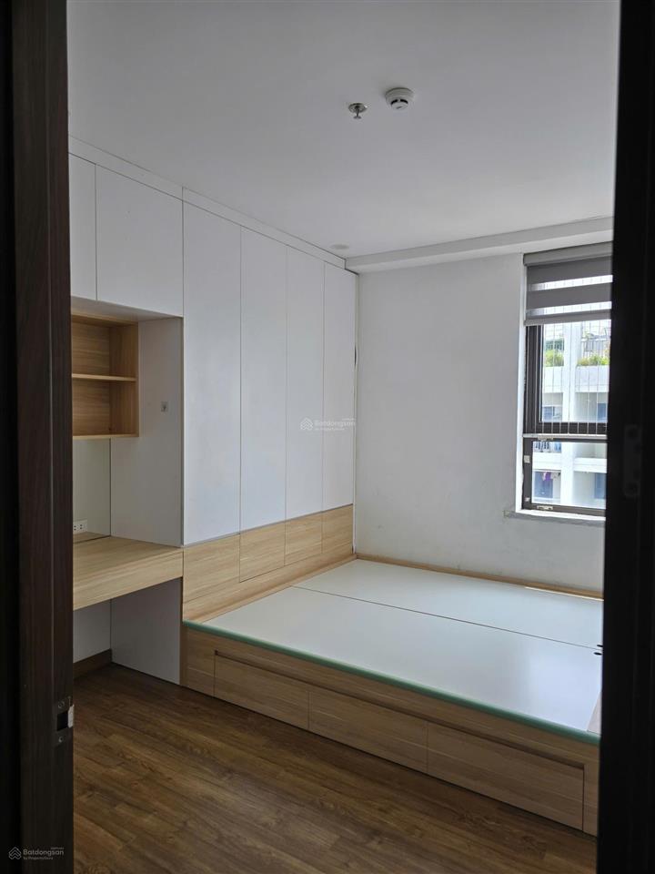 Chính chủ bán căn hộ 81m² thiết kế 3pn2vs, căn thương mại, đã có sổ, căn góc, full nội thất.