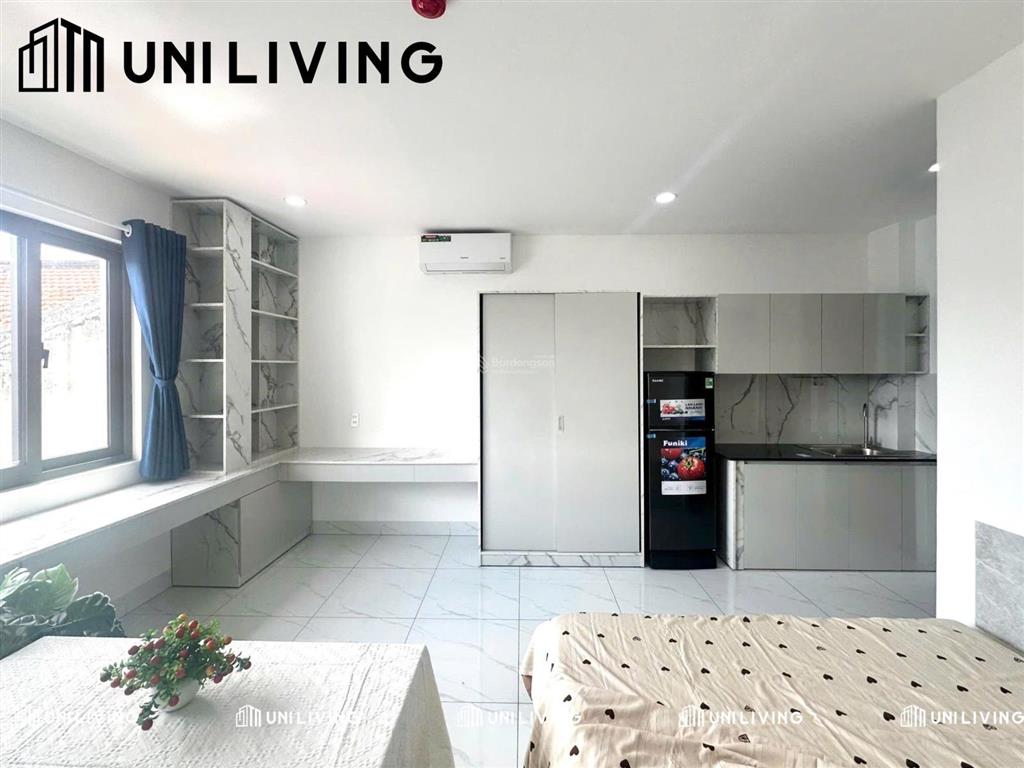 Phòng ban công  full nội thất + máy giặt riêng. rộng 35m2. gần chợ bà chiểu