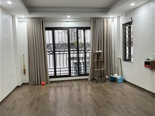 Chính chủ cho thuê nhà nguyên căn tây hồ  ngõ 218 lạc long quân