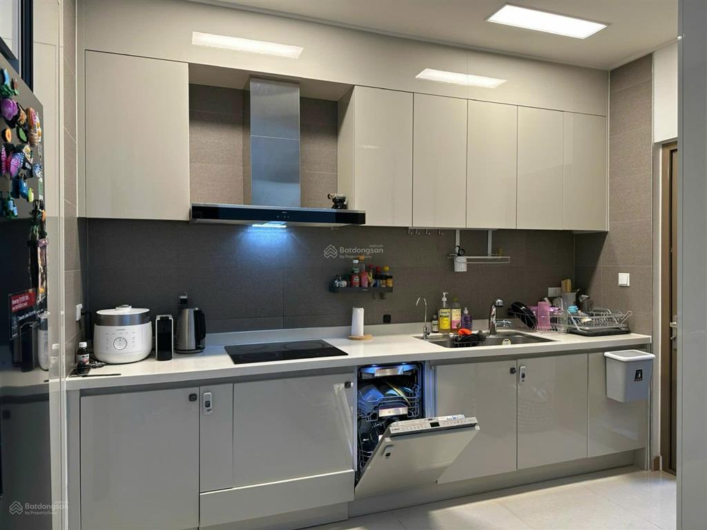 Chính chủ cho thuê nhanh căn hộ 2pn starlake view cực đẹp