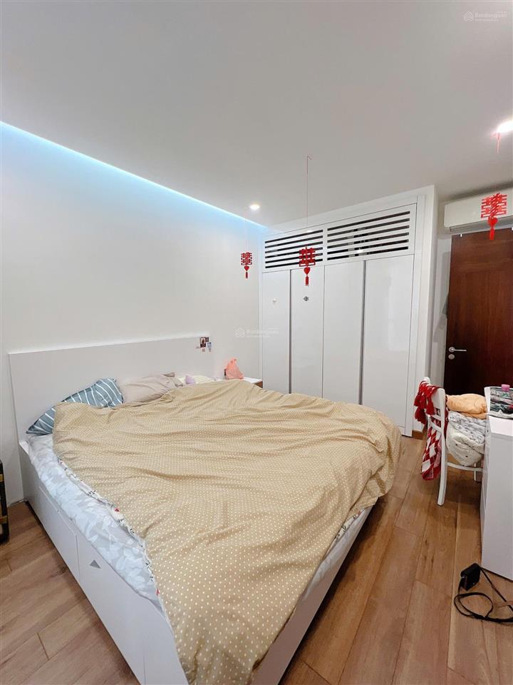 Cần bán nhanh trong tuần căn hộ 60m2 toà nhà 6th element , tầng trung, view đẹp, chủ rất thiện chí