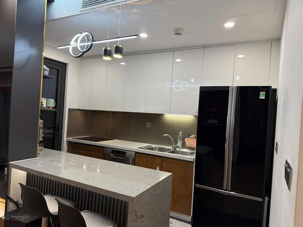 Cần bán nhanh trong tuần căn hộ 60m2 toà nhà 6th element , tầng trung, view đẹp, chủ rất thiện chí