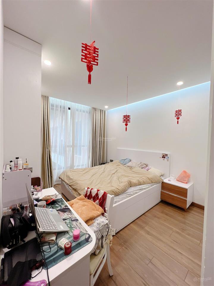 Cần bán nhanh trong tuần căn hộ 60m2 toà nhà 6th element , tầng trung, view đẹp, chủ rất thiện chí