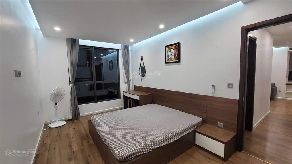 Cần bán nhanh căn góc 109m2 view trực diện hồ starlake , tầng trung đẹp, giá tốt.