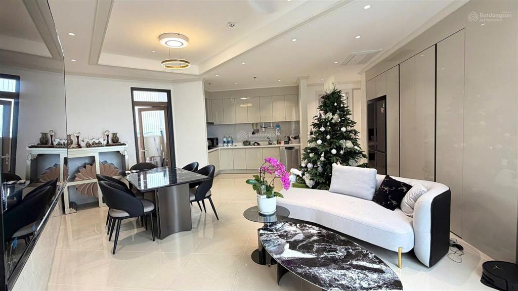 Cần bán nhanh căn hộ góc 3pn starlake, tầng trung view hồ đẹp, chủ thiện chí bán
