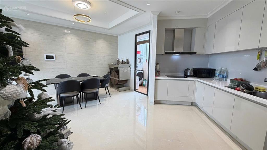 Cần bán nhanh căn hộ góc 3pn starlake, tầng trung view hồ đẹp, chủ thiện chí bán