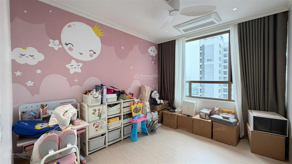 Cần bán nhanh căn hộ góc 3pn starlake, tầng trung view hồ đẹp, chủ thiện chí bán