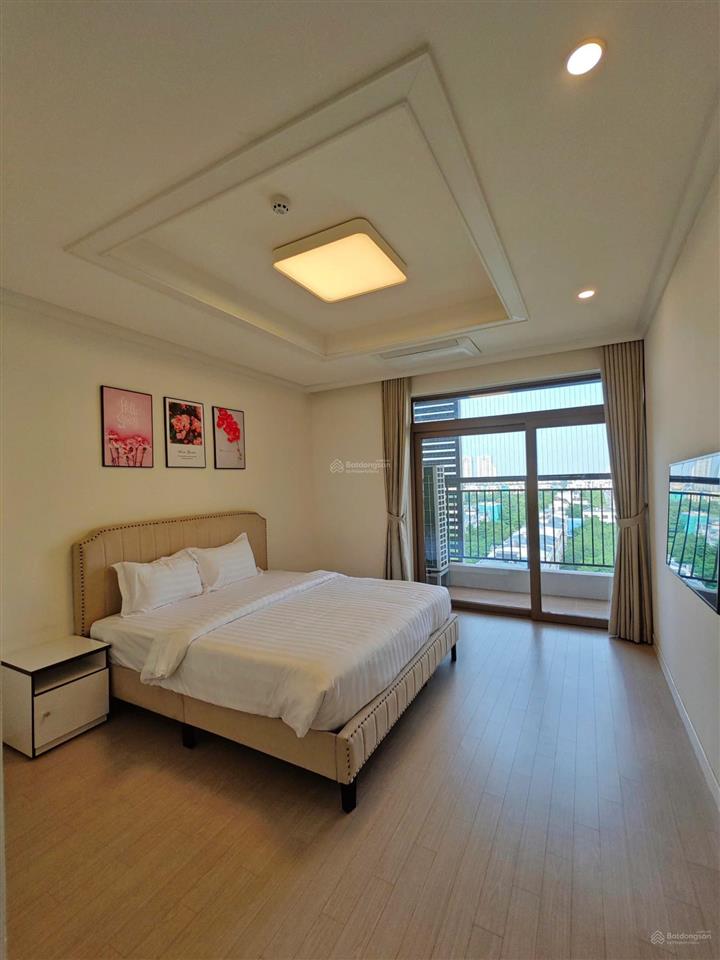 Định cư nước ngoài chủ thiện chí bán nhanh căn hộ 3pn tầng trung đẹp view hồ starlake