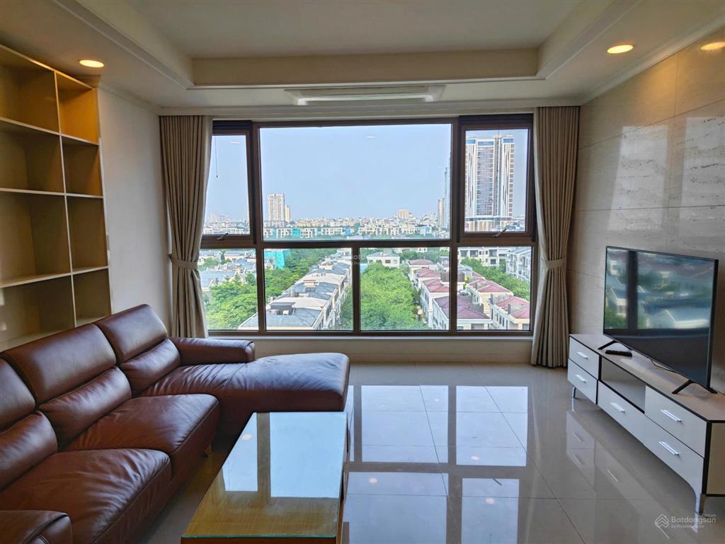 Định cư nước ngoài chủ thiện chí bán nhanh căn hộ 3pn tầng trung đẹp view hồ starlake