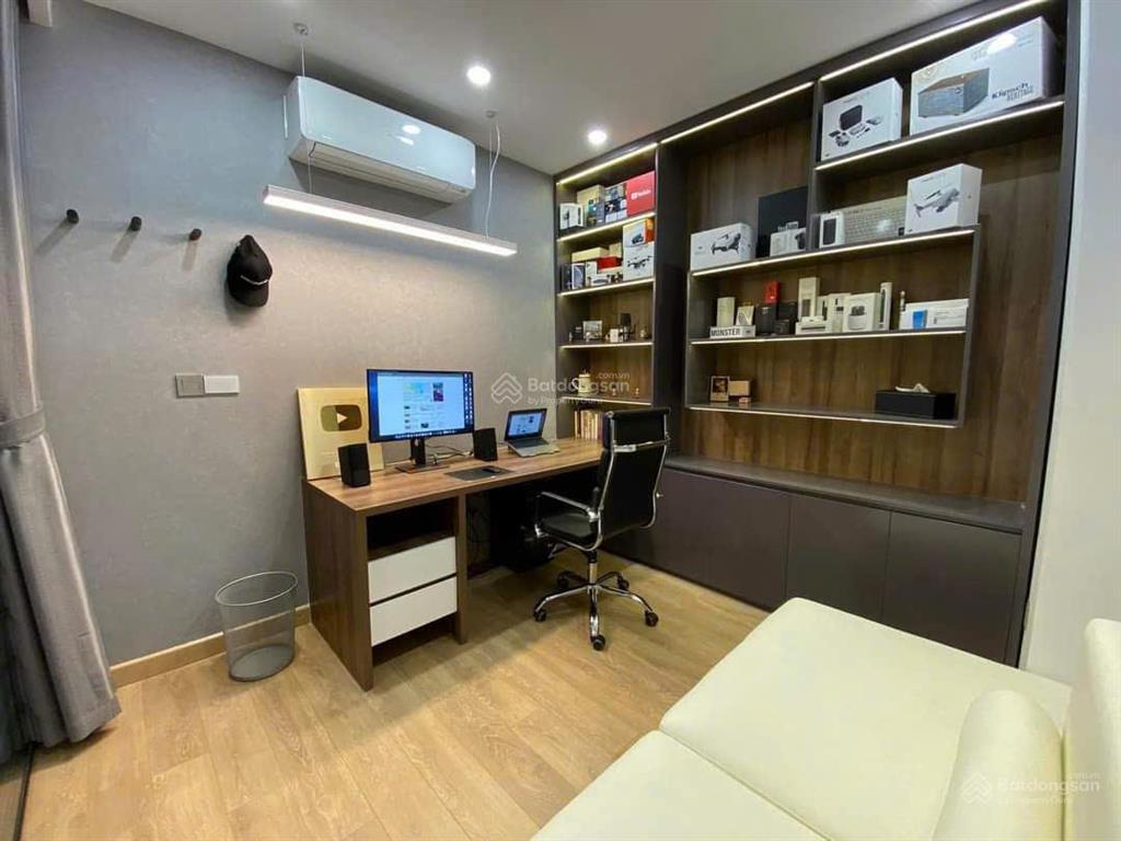 Bán căn 60m² mặt ngoài hướng nam mát mẻ chung cư 6th element nguyễn văn huyên