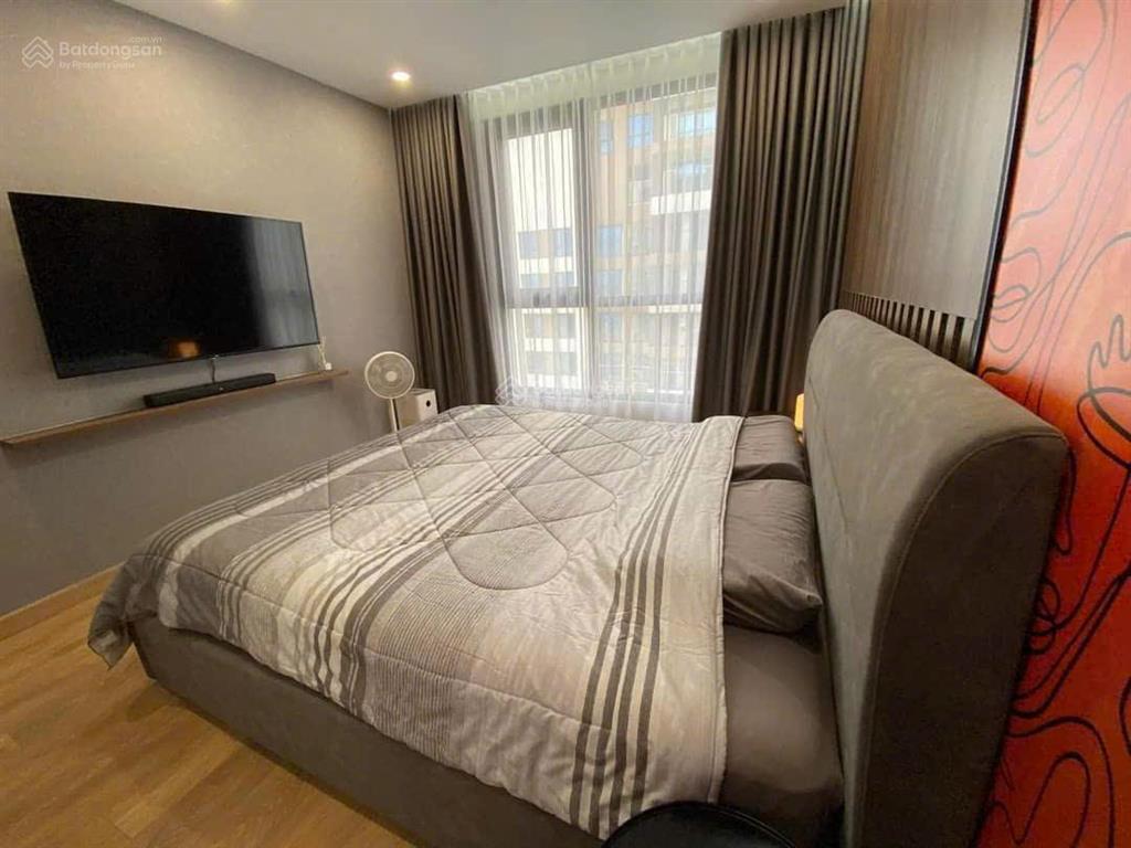 Bán căn 60m² mặt ngoài hướng nam mát mẻ chung cư 6th element nguyễn văn huyên
