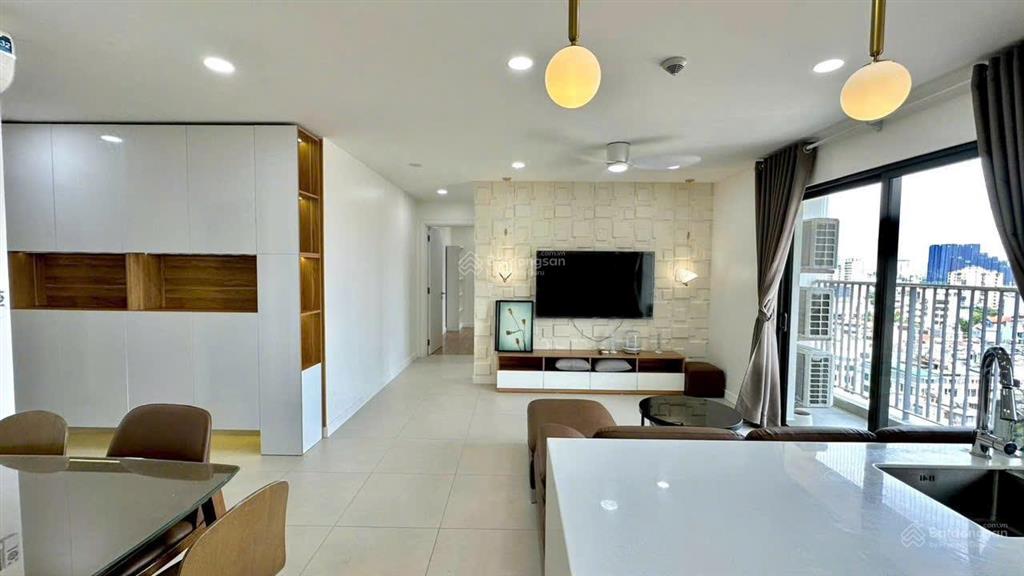 Ảnh thật giá thật căn hộ 2pn view trực diện hồ tây tòa kosmo 161 xuân la cần tìm chủ nhân mới