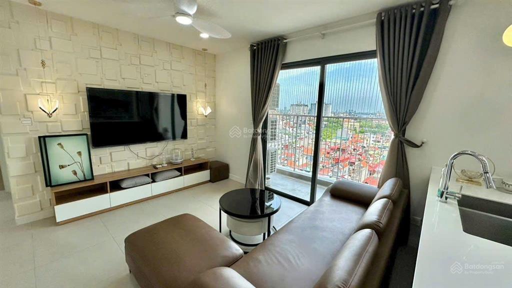 Ảnh thật  giá thật  căn hộ 2pn view trực diện hồ tây tòa kosmo 161 xuân la cần tìm chủ nhân mới