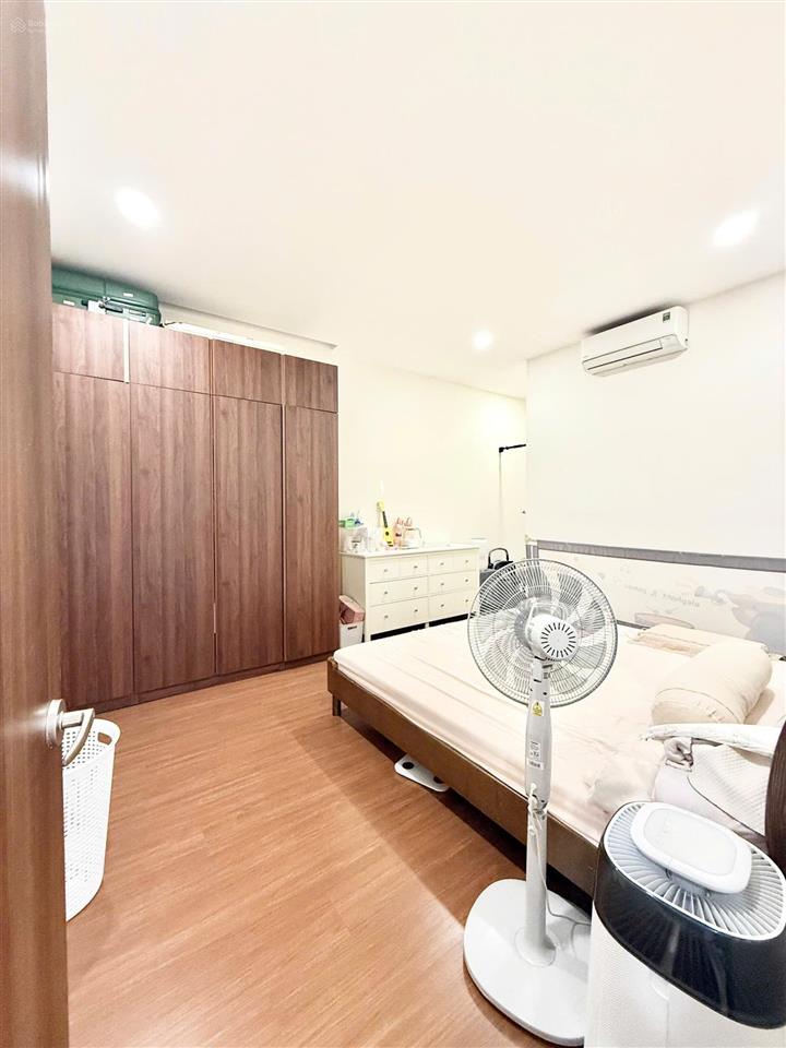 Căn hộ 3pn2wc tầng trung đẹp view công viên hướng nam thoáng mát tràng an complex cần tìm chủ mới!